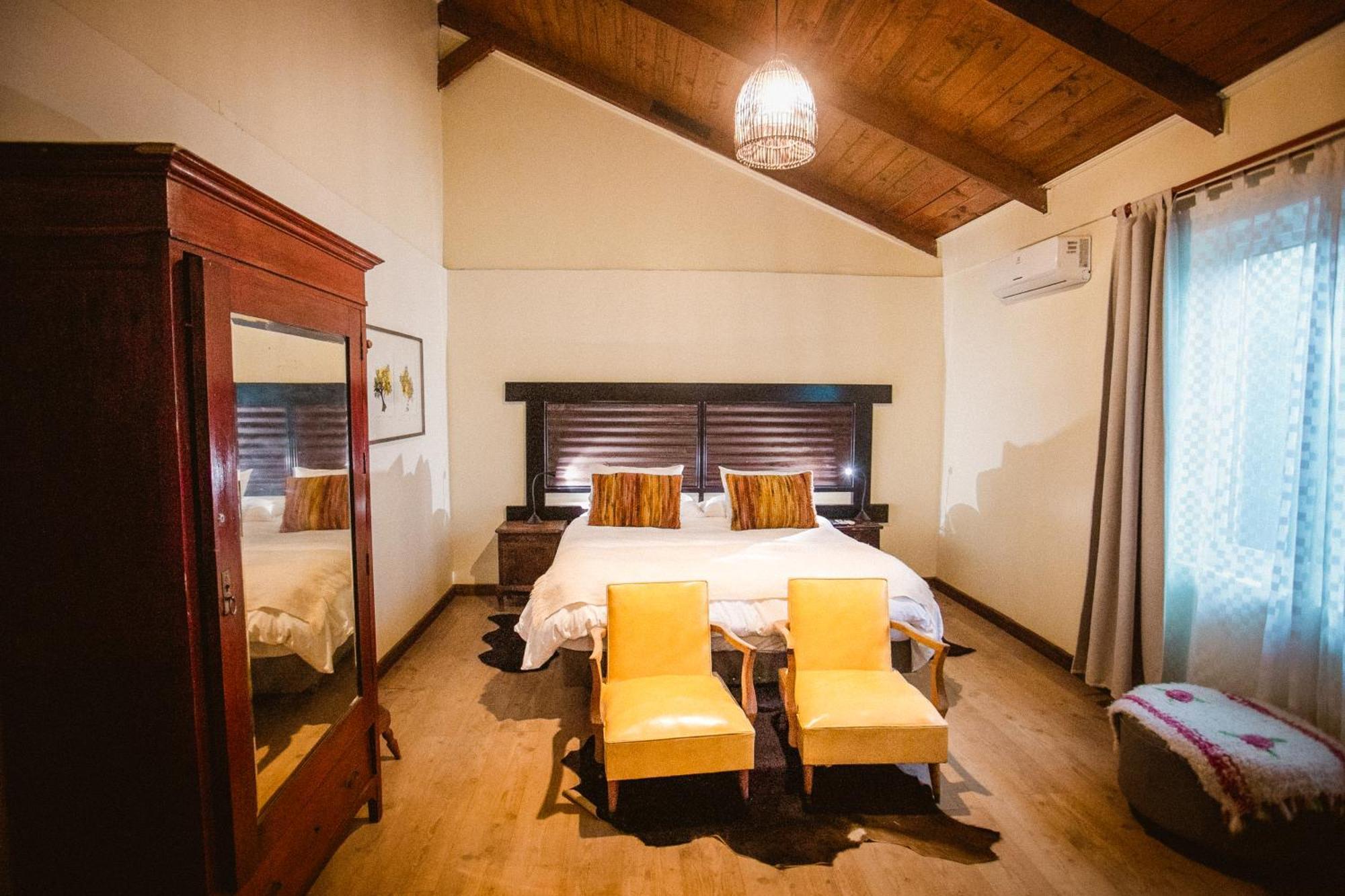 Hotel Hoja De Parra Santa Cruz Exterior photo
