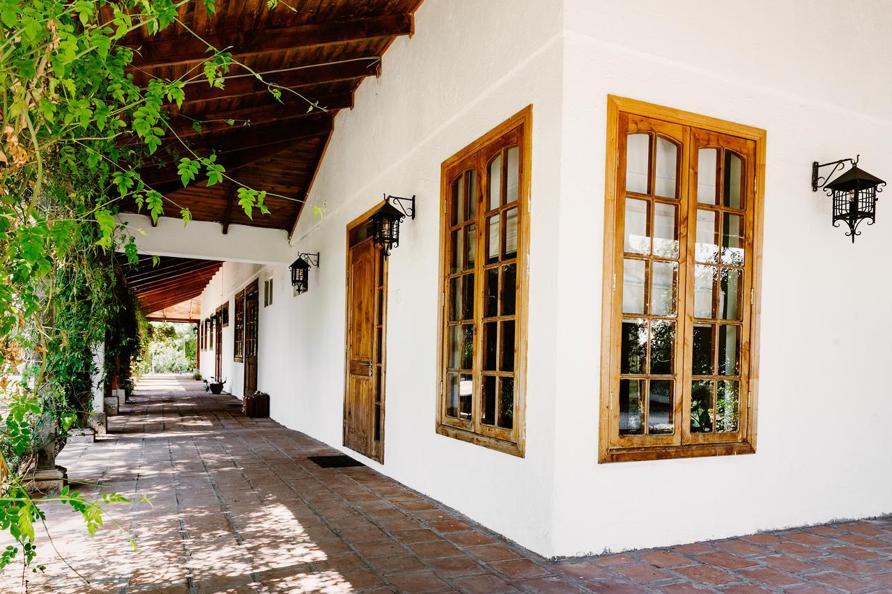Hotel Hoja De Parra Santa Cruz Exterior photo